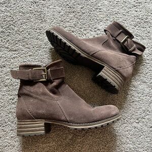Clarks Marana Amber Women’s Size 7 M Brown Suede Leather Ankle Boots Side Zip